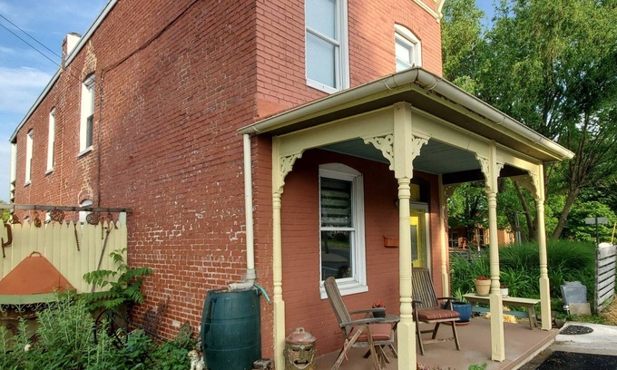 Frederick House | Great Frederick Fair, In the Street Weekend, Sleeps 6, OSP, Grill, Chiminea