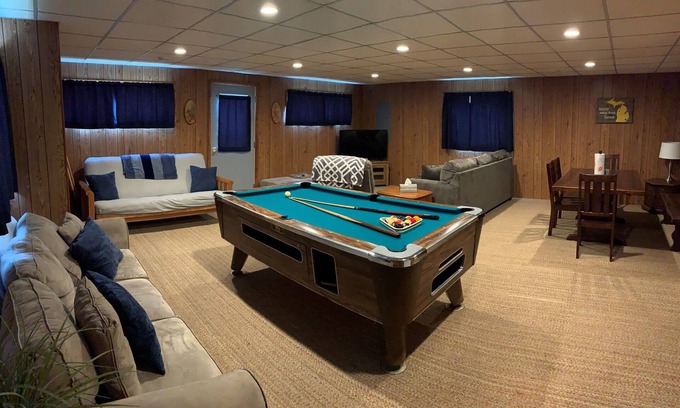 Wellston Cabin | Great Getaway! Large Rec Room, Updated Kitchen, 3 bedrooms!