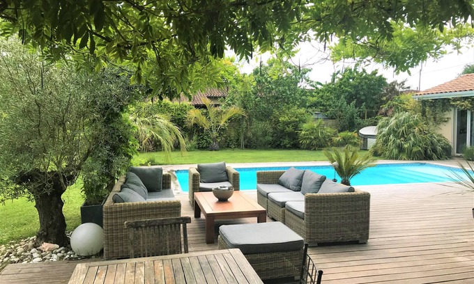 Pessac House | Great house for holidays with families or friends