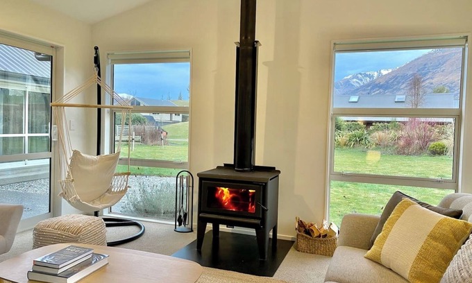 Lower Shotover House | Great house in quiet suburb just minutes shops