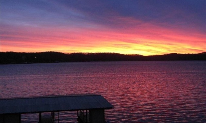 Gravois Mills Cabin | Great lake front Location-Gorgeous View- a Lake House Getaway Near Laurie