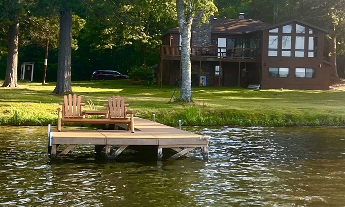 Conover House | Great lake home with 203 feet of private frontage.