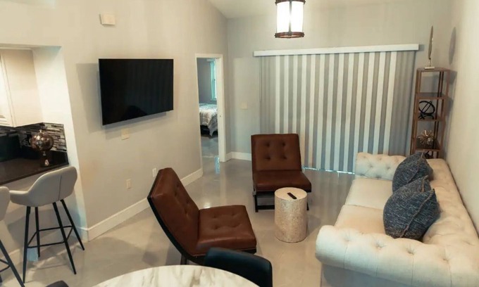 Gainesville House | Great location! Beautiful and Gated 1B/1B Condo