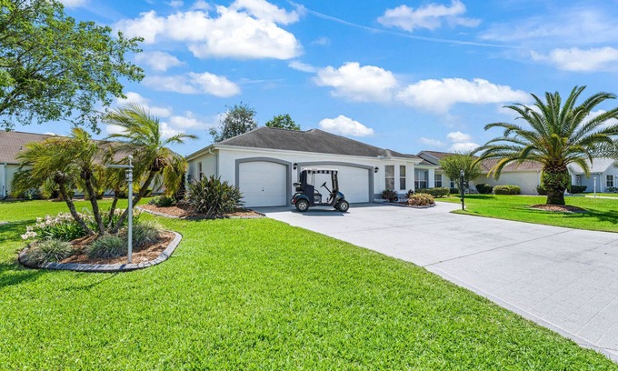 The Villages House | GREAT LOCATION BETWEEN SPANISH SPRINGS SQUARE & LAKE SUMTER LANDING