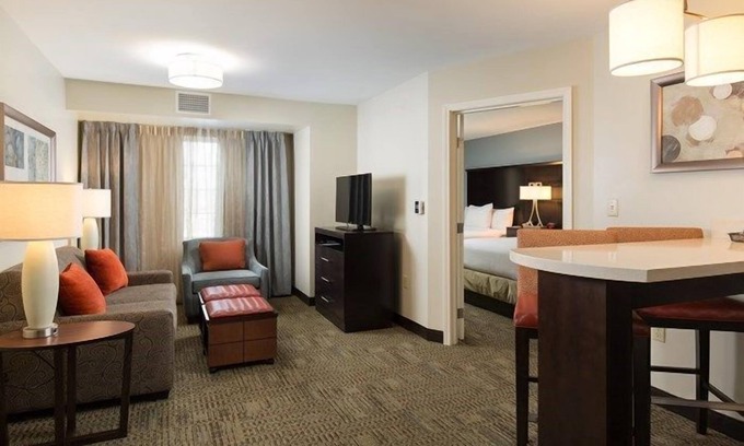 Reno/Tahoe Airport Condo | Great Location! Close to Reno-Sparks Convention Center | Shared Pool + Hot Tub