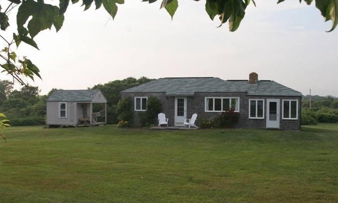Little Compton House | Great Location Next to Tappan's Beach.