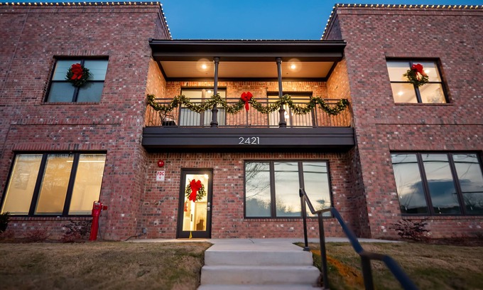 Oxford Apartment | Great location, newly constructed, very convenient! 5 Min. from Campus & Square!