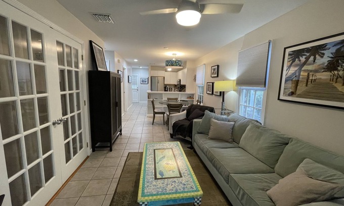 Downtown Condo | Great Location- Remodeled Condo- Old Town-Truman Annex Close to all attractions