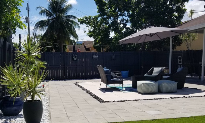 Deerfield Beach House | Great Location/ King Bed/ Spacious/ Clean/ Enjoy and Relax🌴