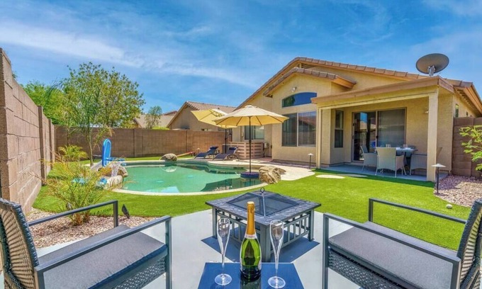 Litchfield Park House | Great location! near shopping & entertainment