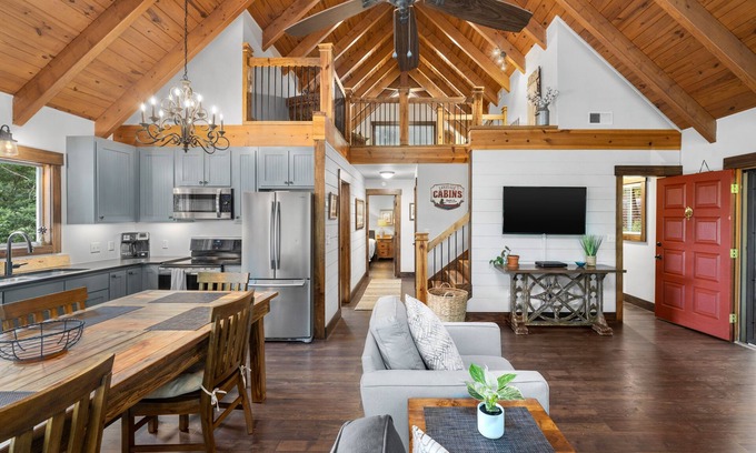 Lake Lure House | Great Location! Walk to Resort Amenities! Watch Golf from Deck! Pool Table!