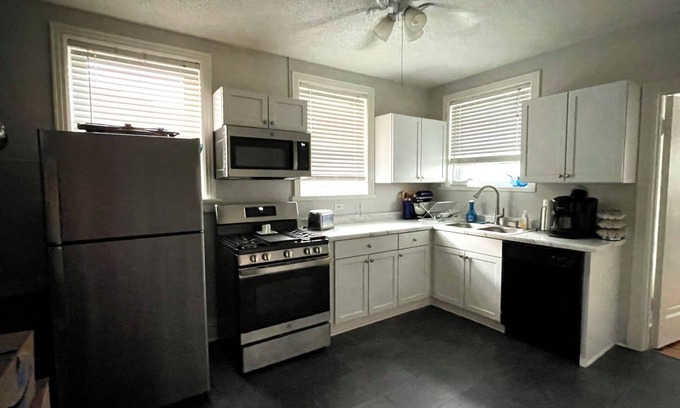 University City Condo | Great Mid-Term Rental: Charming 2 bd/1 office University City Duplex