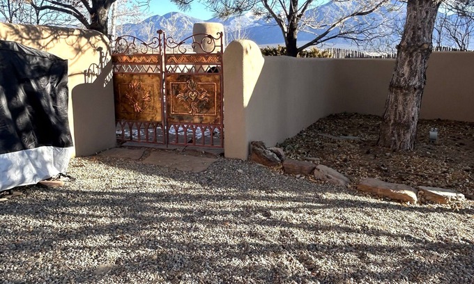 El Prado Apartment | Great mountain views in cozy casita in north Taos. Note: 30 day rental minimum