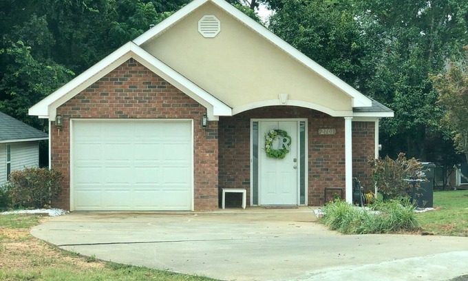 National Hills House | Great neighborhood. 1.2 miles from the Masters
