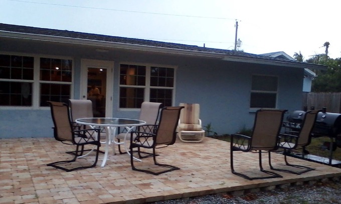 Laurel House | Great Nokomis Location, Minutes to The Beach, Winter Availability