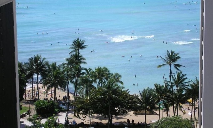 Waikiki Condo | Great Ocean View/500 Ft to Waikiki Beach. Affordable one bedroom condo w/kitchen
