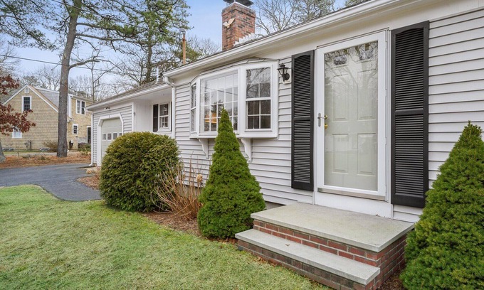 Osterville House | Great Outdoor Space Central AC WIFI Family Friendly