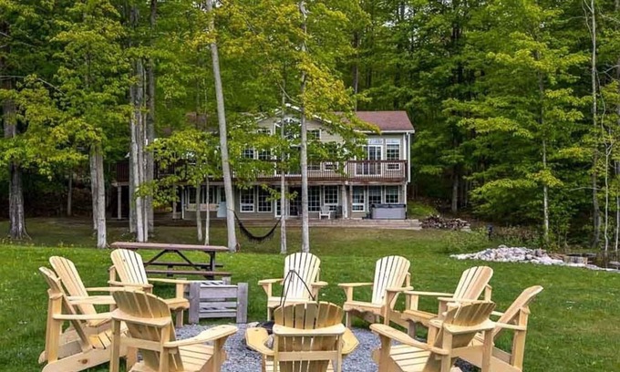 Tiny Cottage | Great Raccoon Lodge - Five Bedroom Cottage, Sleeps 10