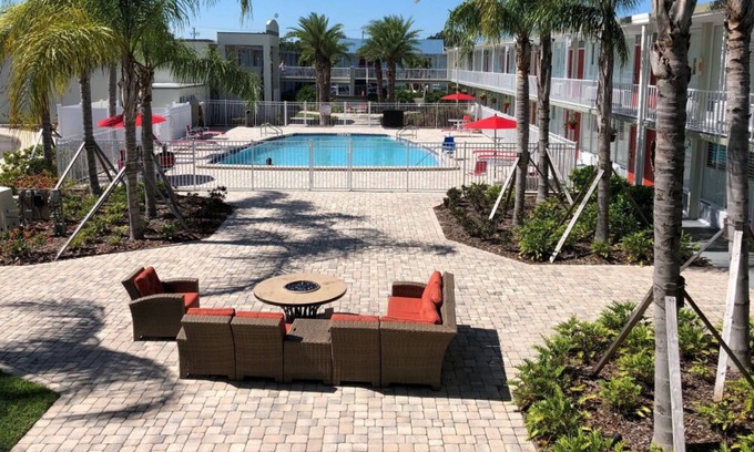 June Park House | Great Relaxing Overnight Stay! 2 Comfortable Units, Near Andretti Thrill Park