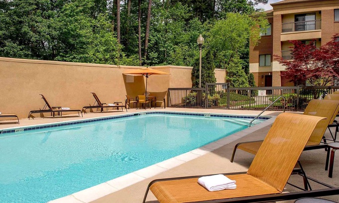 Durham Hotel | Great Relaxing Overnight Stay! Free Parking, Pets Allowed, Near Cook Road Park
