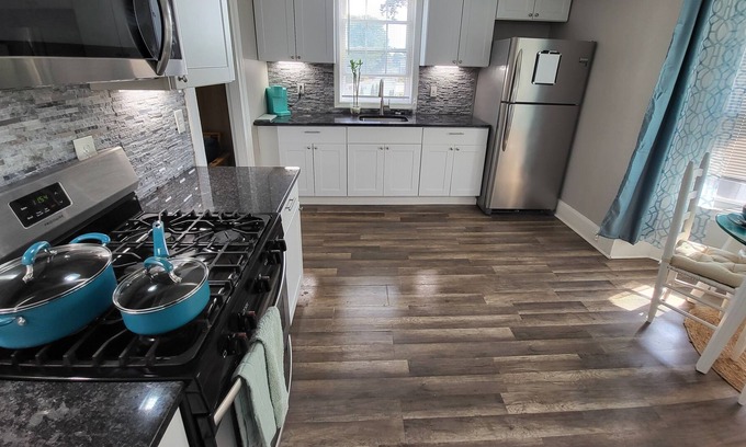 East Shore House | Great rental - 5 min from Downtown Yale - Close to beach