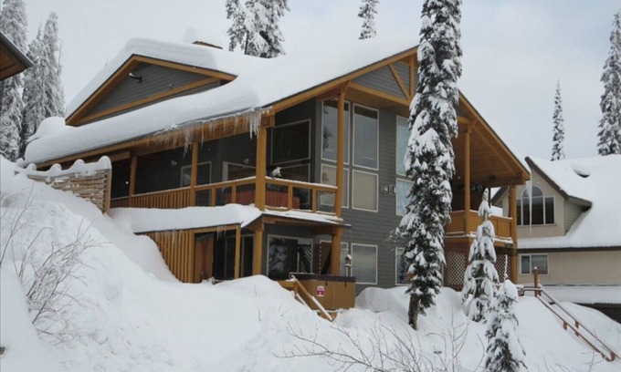 Snow Pine Estates House | Great Ski in/Ski out, Fireplace and Private Hot Tub.