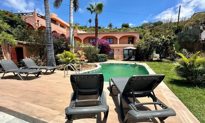 La Matanza de Acentejo Apartment | Great views & heated pool (El Perenquen, 1)