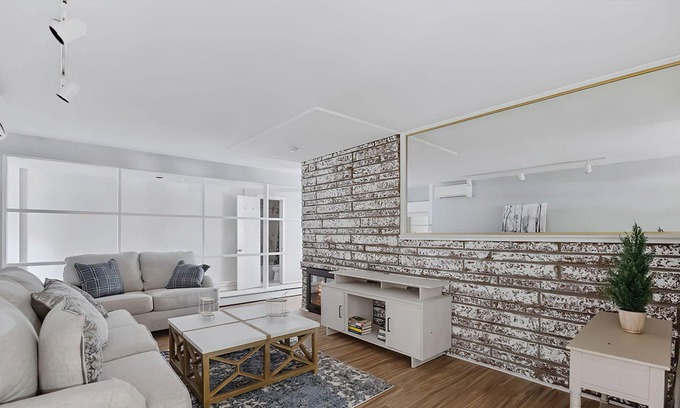 Graduate Hospital Apartment | Great Vibe 3BR/2BA Philadelphia Home