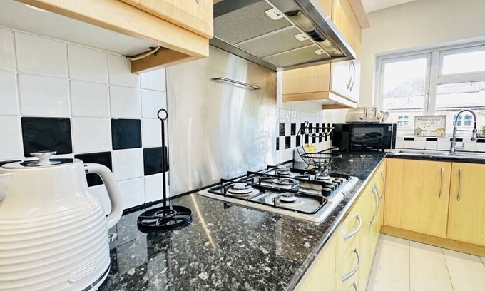 London Borough of Hounslow House | Greatwest House in London