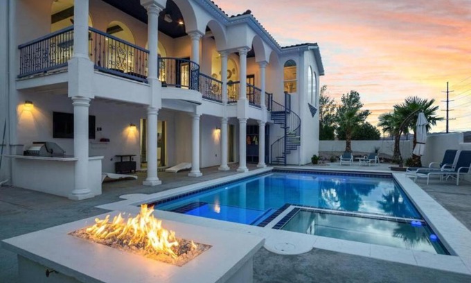 Hurricane House | Greek Goddess, Private Heated Pool and Hot Tub