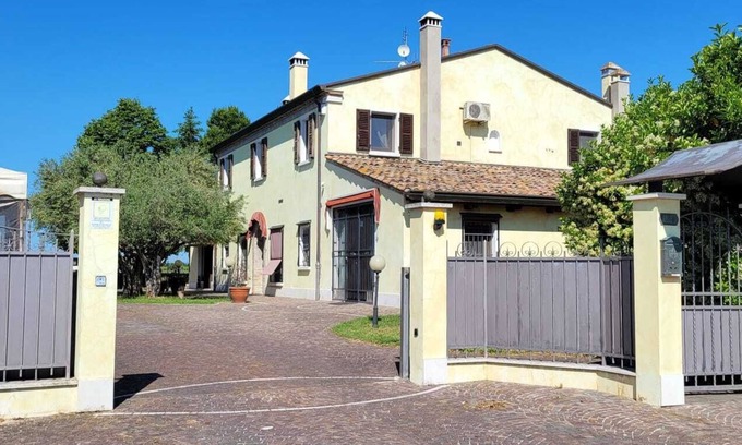 Rimini House | GREEN CHEZ BARNIE fabulous private apartment in villa
