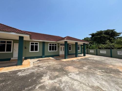 Kota Bharu House | Green Dream Homestay 4 Kubang Kerian USM-HPUSM Wi-Fi & Neflix 4 Aircond Room