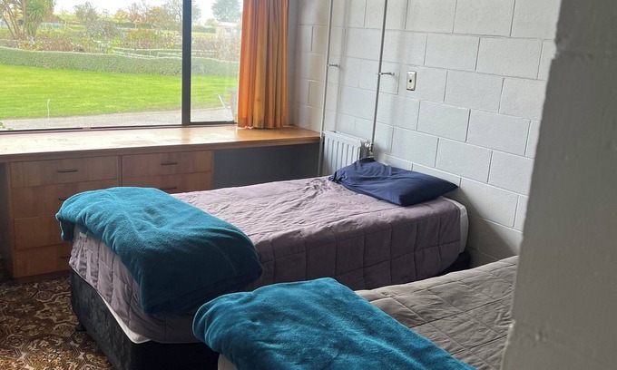 Temuka House | Green Hayes Estate Rentals - R5 Magnolia House in quiet peaceful country setting