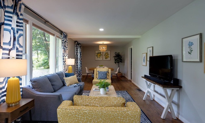 Green Hills House | Green Hills Escape | Family & Pet Friendly