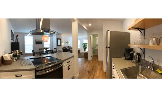 Old North End Apartment | Green House in the Heart of Burlington I
