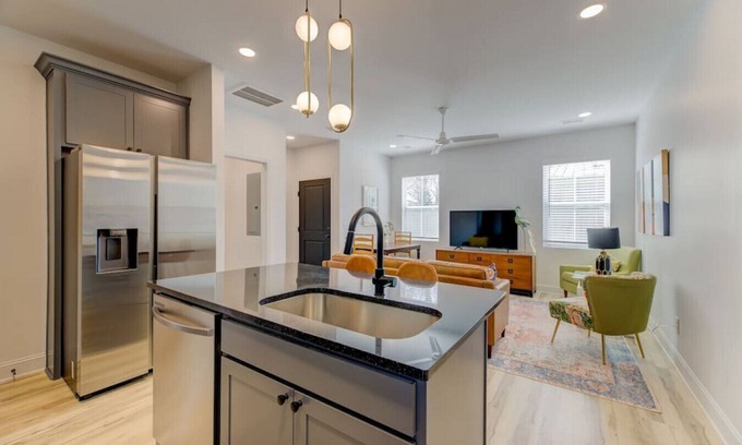 Columbia Apartment | Green House @ Township - Unit B | 3BR 3BA