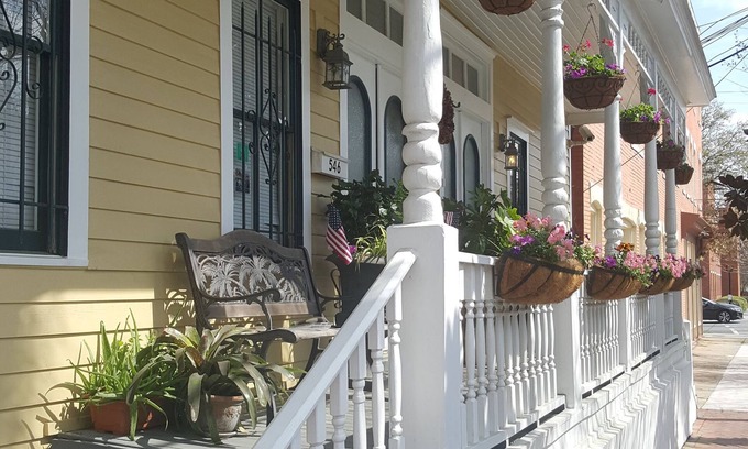 Historic District - North Bed & Breakfast | Green Palm Inn