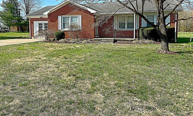 Campbellsville House | Green River Lake & Downtown Campbellsville
