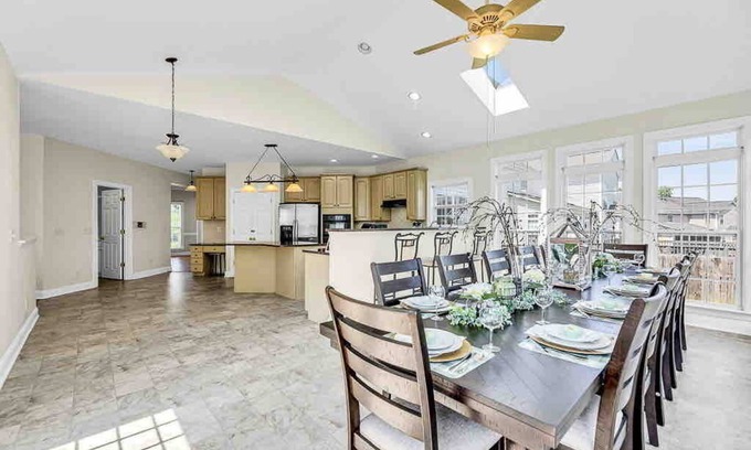 Forest Oaks House | Greensboro Gathering: K bed, Playroom, Gamerooms