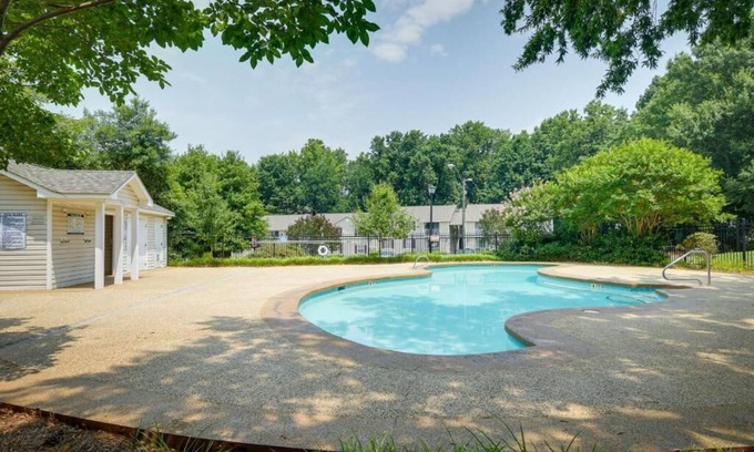 Greensboro Apartment | Greensboro Gem 2 BR 1 BTH Guilford College Road near Walmart, Target & Sheetz
