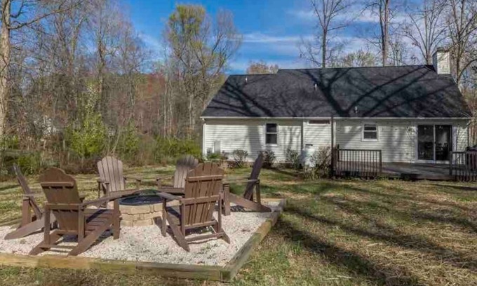 Pleasant Garden House | Greensboro Getaway:Hot Tub/K Bed/Hammock/Firepit