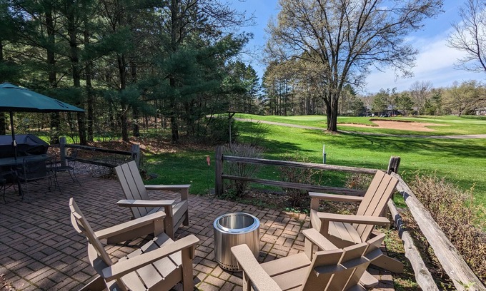 Rome House | Greenside on Lake Arrowhead Golf open floor plan, great location, Golden Teen