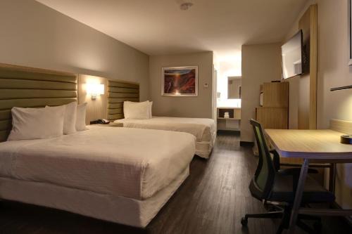 Woodlands Village Hotel | GreenTree Inn Flagstaff