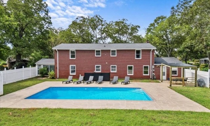Mauldin House | Greenville Central Retreat With Pool - Sleeps 11