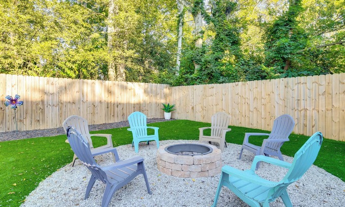 Parker House | Greenville Escape w/Deck + Fire Pit!