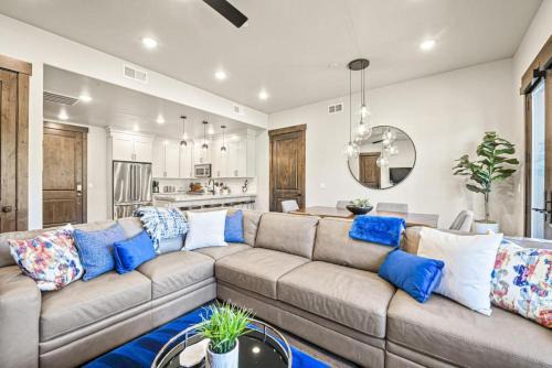 Park City House | Gregs Grandeur Pristine Condo with Private Hot Tub