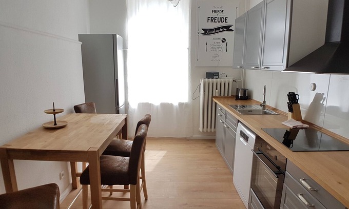 Prenzlauer Berg Apartment | Greifswalder Str. · NEW P'Berg HotSpot Boxspringbeds 145 sqm