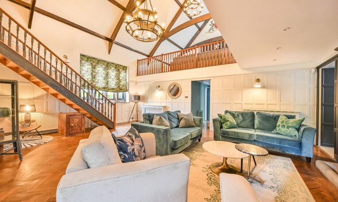 Kilkhampton House | Grenville House. Private hot tub close to Bude - book now for 2024!