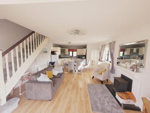 Shiplake House | Greystones Clock Tower Lodge