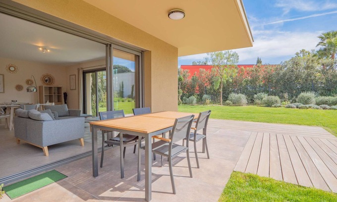Sainte-Maxime - Saint-Tropez Apartment | Grimaud - Beautiful Apartment with his private wilde Garden